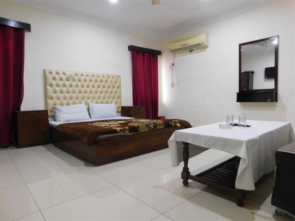 Hotel Humera Bahawalpur Zewnętrze zdjęcie